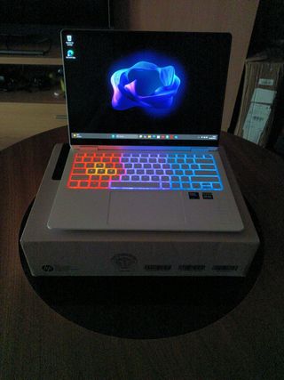 HP omen oled cambio X Mesa dj
