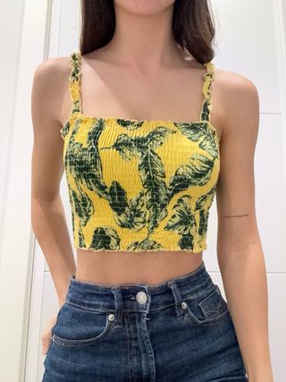 Top amarillo estampado