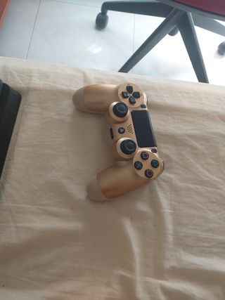 PS4 (PlayStation 4) negra
