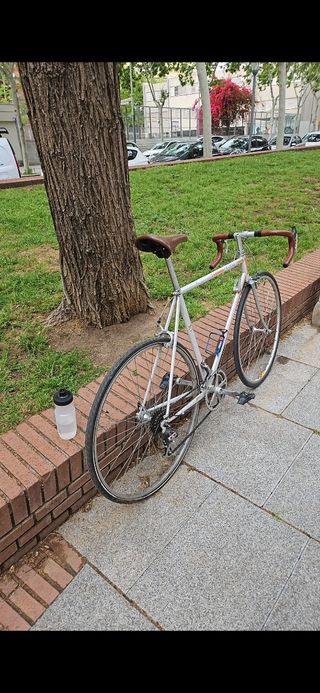 Bicicleta Peugeot clásica carretera