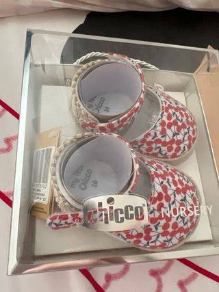 Zapatos bebé niña - cerezas rojas