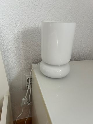 Lámpara cerámica blanca mesita noche