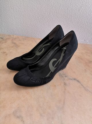 Zapatos cuña negros