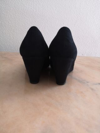 Zapatos cuña negros
