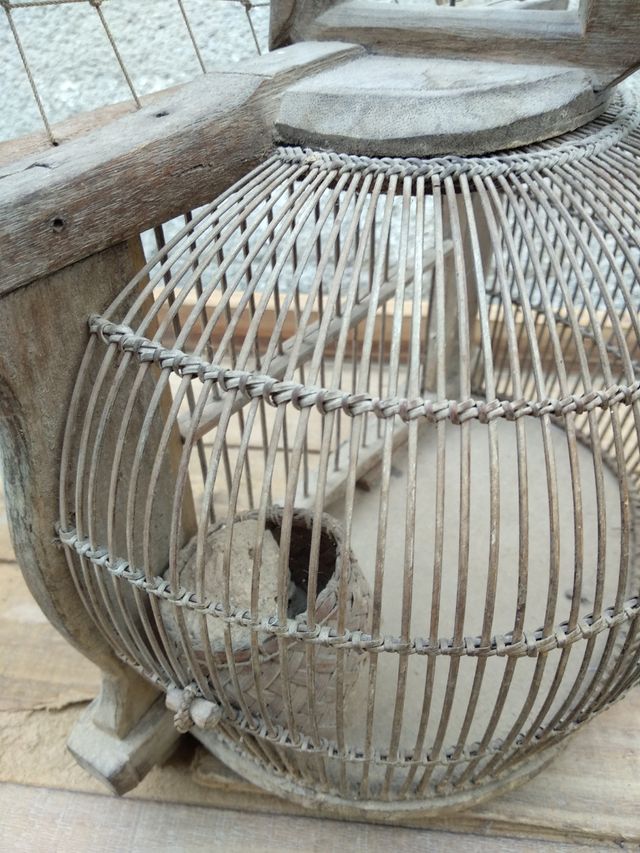 Jaula pajaros antigua Lombok Indonesia