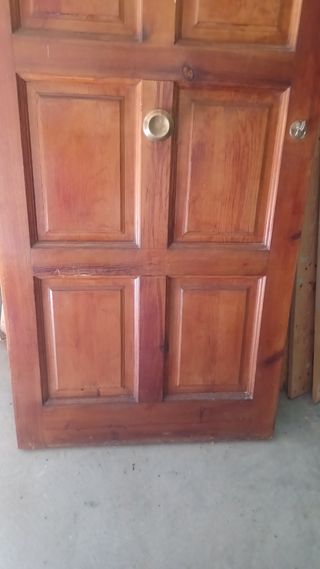 Puerta exterior madera maciza