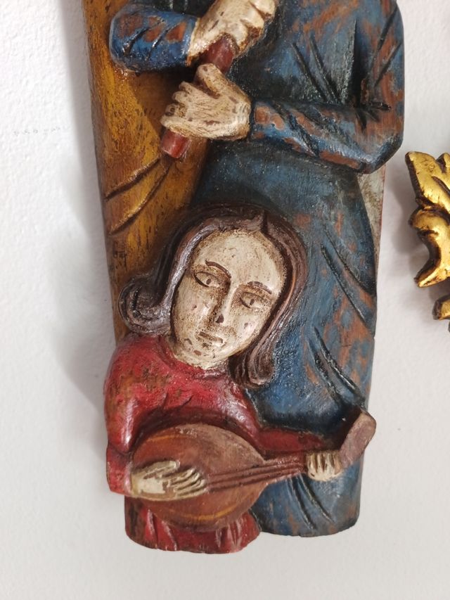 Relieve Ángeles Mú