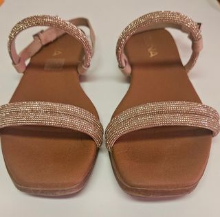 Sandalias planas rosa palo de brillo