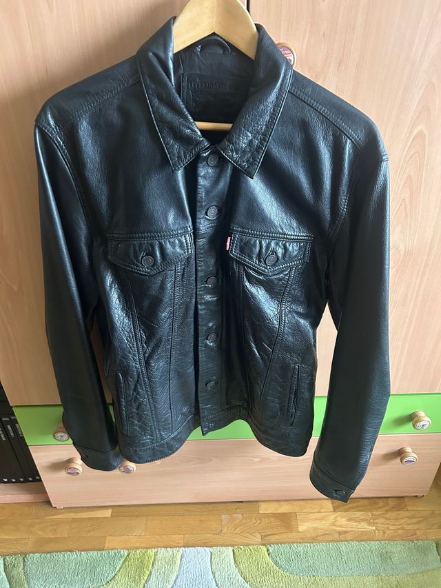Chaqueta Levi's piel negra talla M