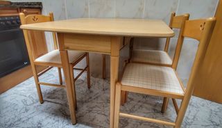 Mesa cocina con sillas madera