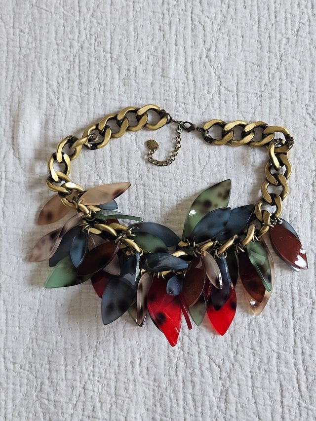 Collar hojas multicolor