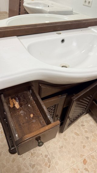 Mueble baño  con lavabo y crital