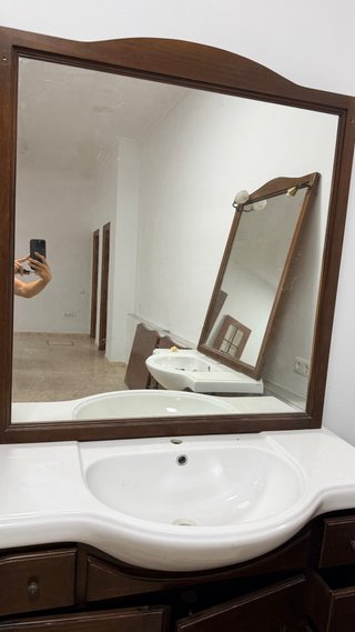 Mueble baño  con lavabo y crital