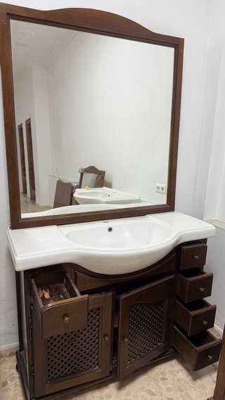 Mueble baño  con lavabo y crital