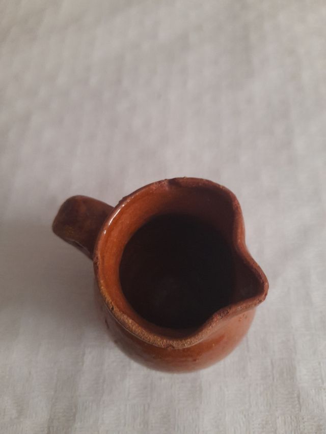Puchero barro antiguo pequeño
