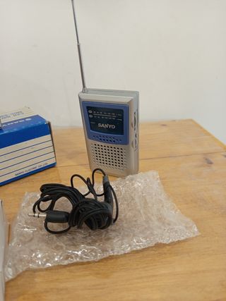 Lote recambios SANYO: radio + accesorios