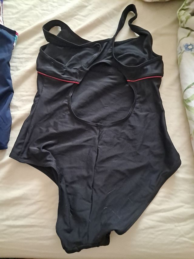 LOTE 2 Bañadores reductores Nabaiji