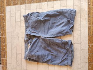 Pantaloncini corti blu usati