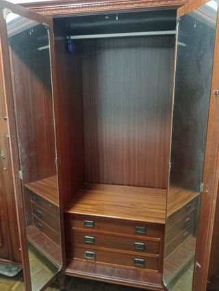 Armario madera antiguo