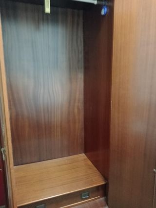 Armario madera antiguo
