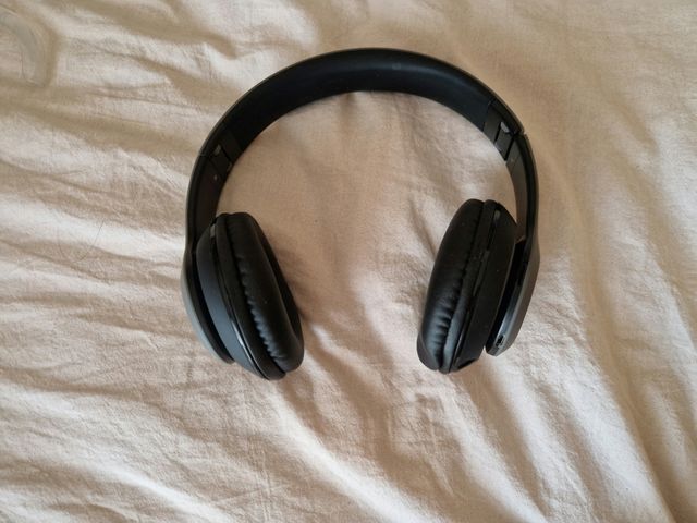 Cascos inalámbricos negros