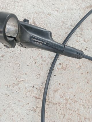 Frenos Shimano MT200 delantero