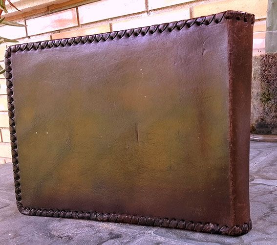 Carpeta para cuaderno en cuero repujado