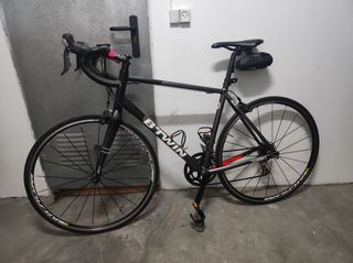 Bici carretera B'Twin 540 talla L, Mavic, 105