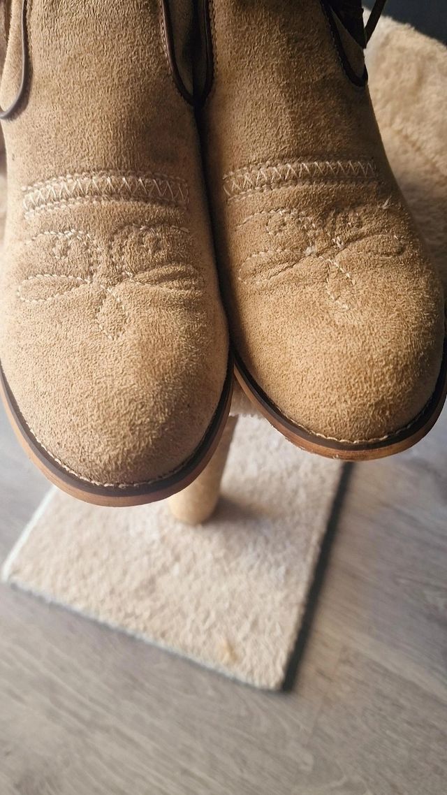 Botines beige flecos boho