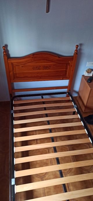 Cama juvenil con somier incluido. Precio negociabl