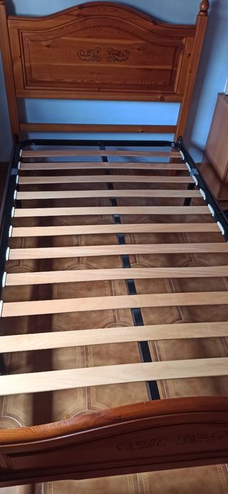 Cama juvenil con somier incluido. Precio negociabl