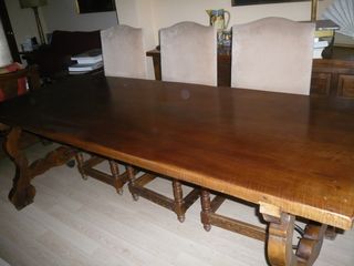 Mesa Castellana Nogal Antigua
