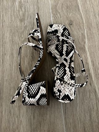 Sandalias serpiente ZARA - tacón 6 cm