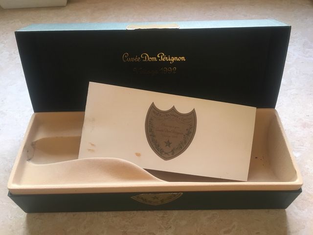 Caja vacía Dom Perignon 1992