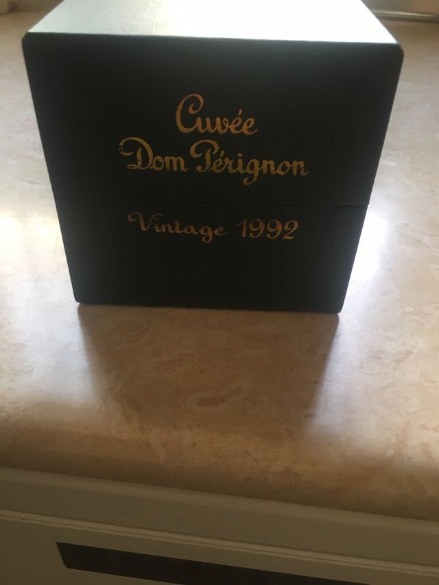 Caja vacía Dom Perignon 1992