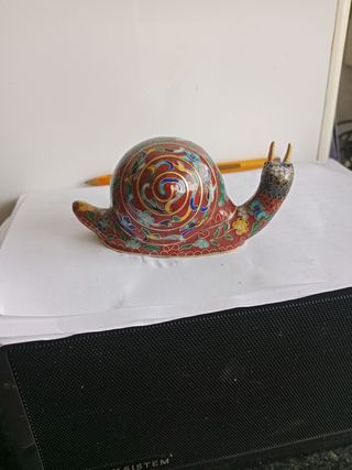 Caracol Cloisonné: Esmaltado a mano