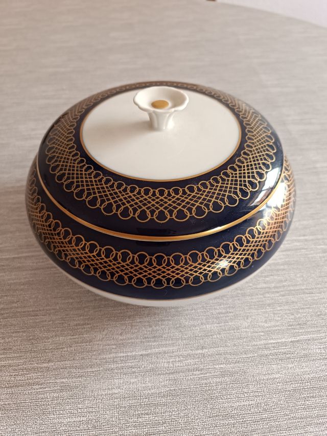 Bombonera IRABIA azul y dorada de porcelana