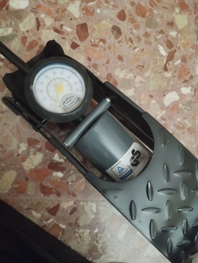 Bomba pie - manómetro