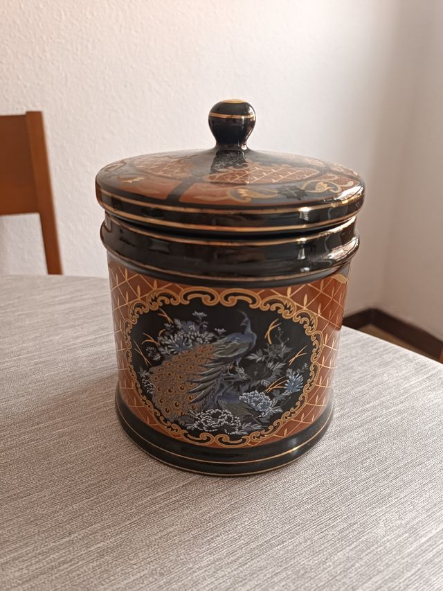 Bote porcelana japonés - pavo real