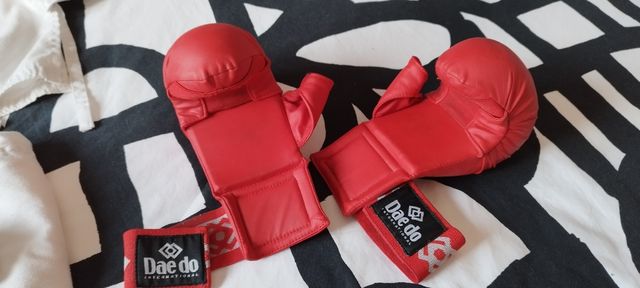 Guantes Karate Dae Do rojos