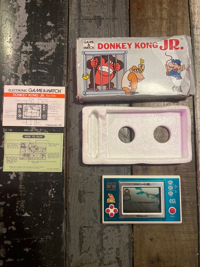 Nintendo Donkey Kong Jr. Game & Watch
