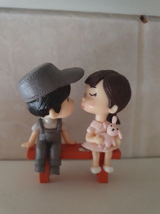 3 coppie statuette innamorati