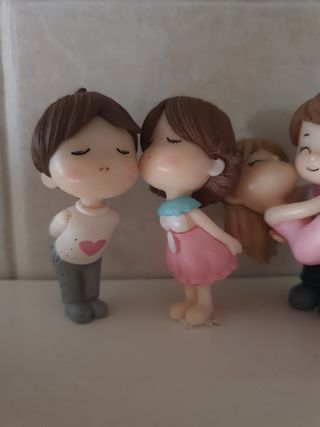 3 coppie statuette innamorati