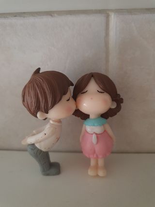 3 coppie statuette innamorati