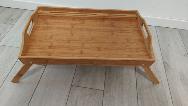 Vassoio con gambe in bambù
