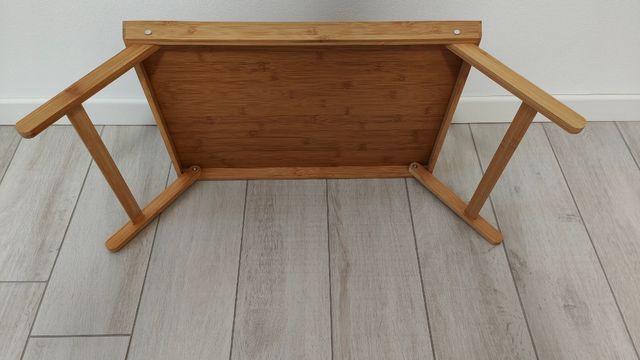 Vassoio con gambe in bambù