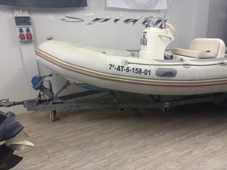 Valiant 450 semirrígida usada