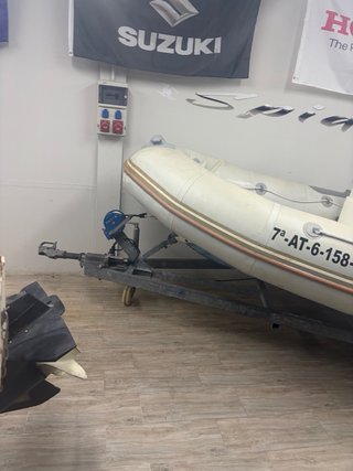 Valiant 450 semirrígida usada