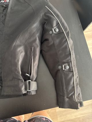 Chaqueta moto negra c/protecciones