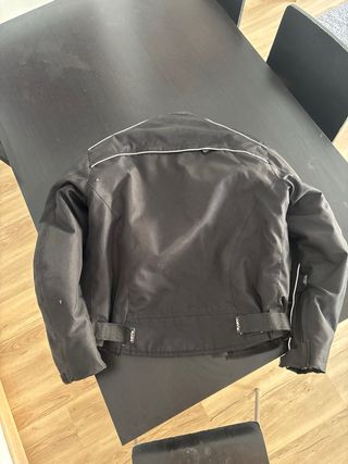 Chaqueta moto negra c/protecciones